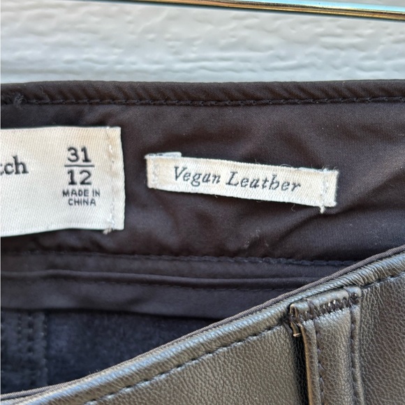 Abercrombie & Fitch Black Vegan Leather The Dad Short High Rise  Size 12 - Picture 4 of 7